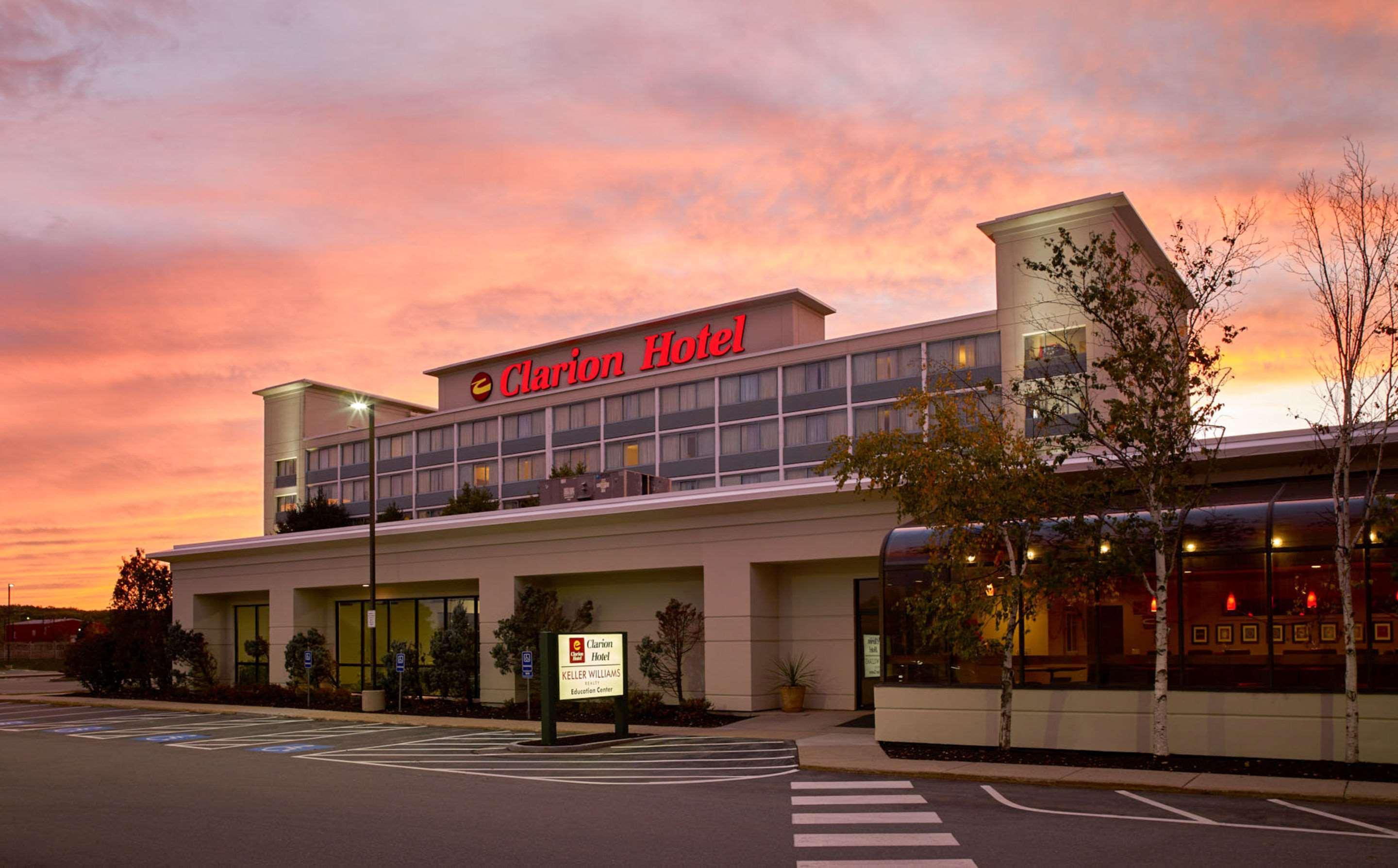 Clarion Hotel Airport Portland Exterior photo