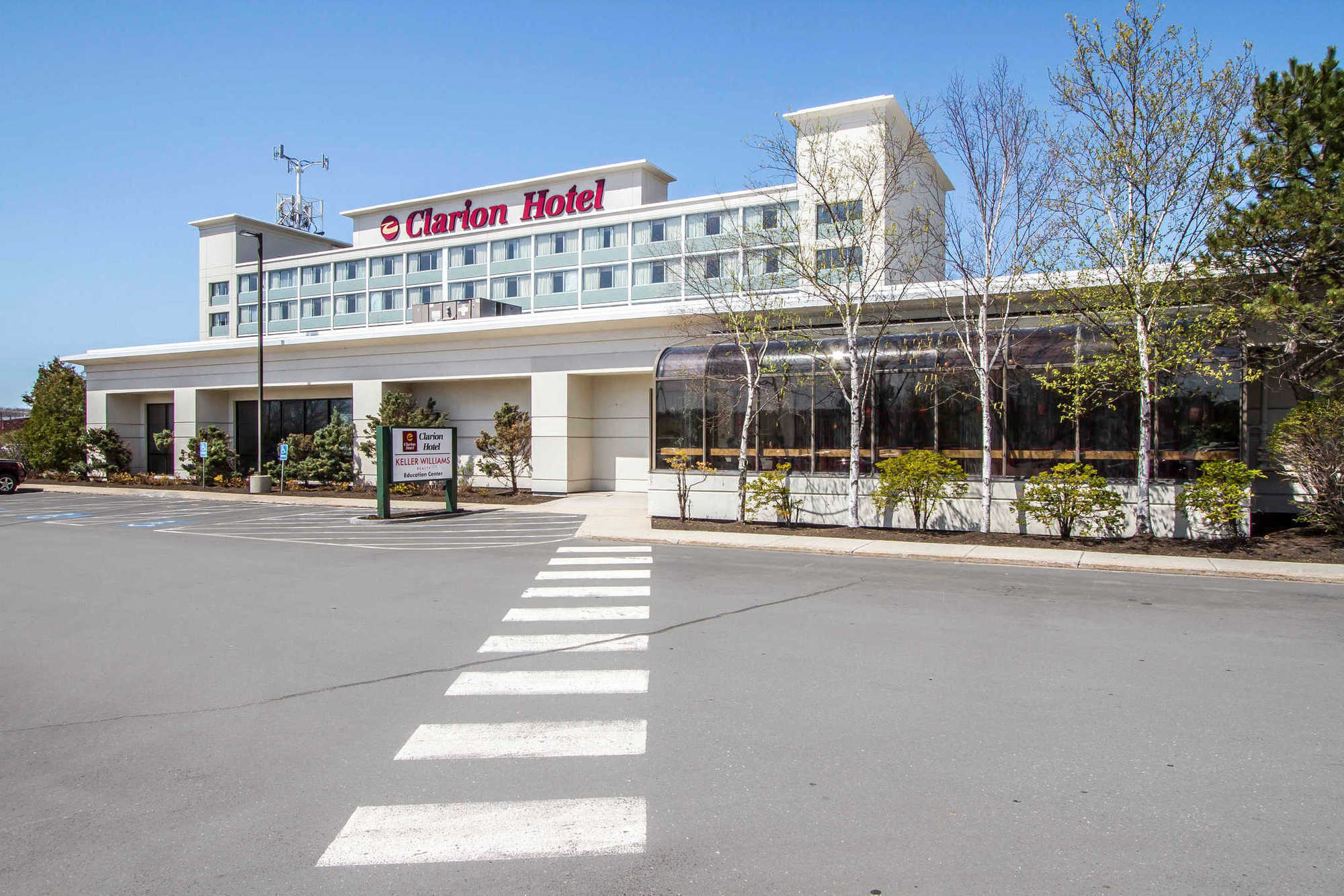 Clarion Hotel Airport Portland Exterior photo